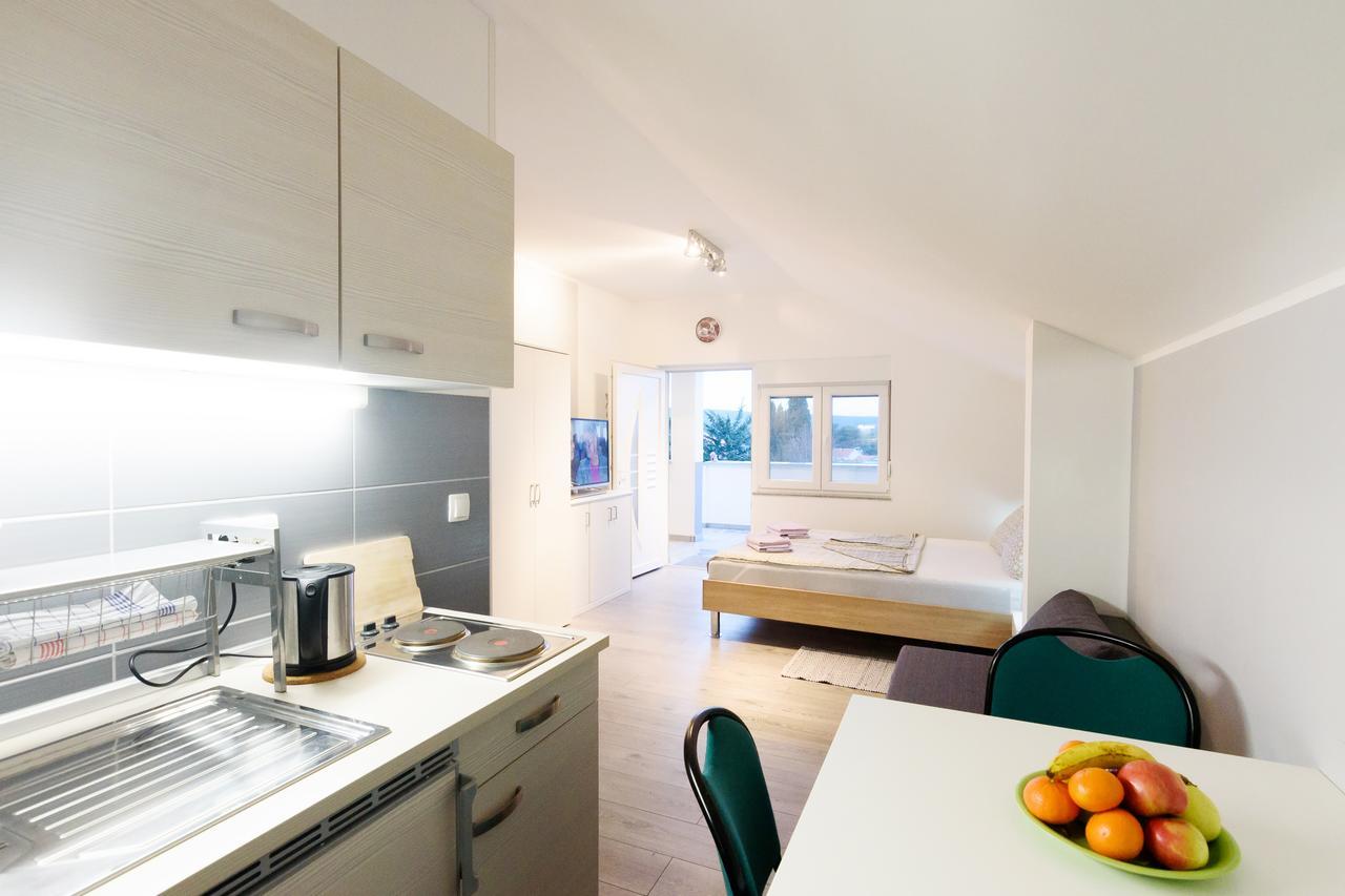 Apartmani Orhideja Gornji Karin Εξωτερικό φωτογραφία