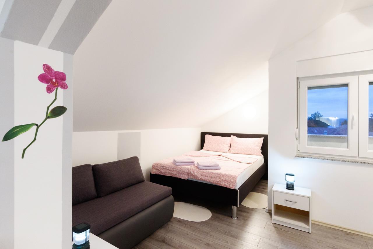 Apartmani Orhideja Gornji Karin Εξωτερικό φωτογραφία