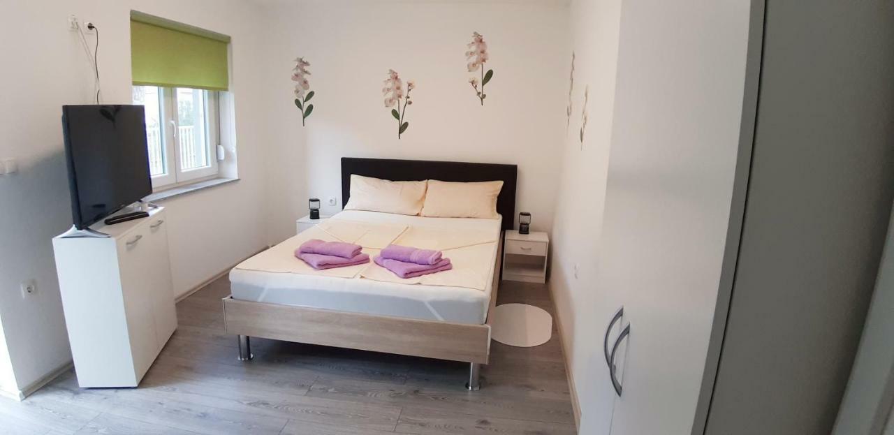 Apartmani Orhideja Gornji Karin Εξωτερικό φωτογραφία